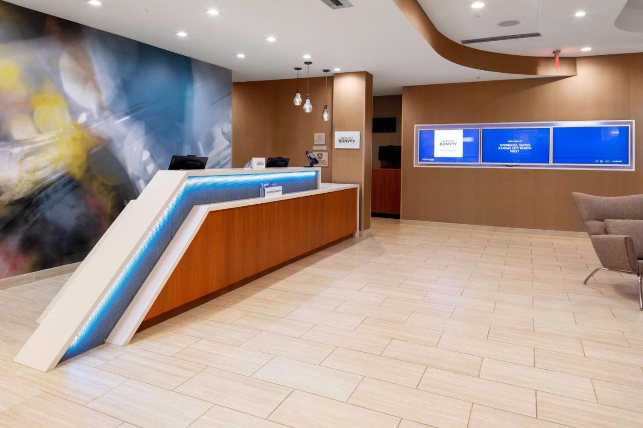 Springhill Suites Kansas City Airport Exterior foto